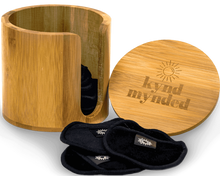 Afbeelding in Gallery-weergave laden, Duurzame wasbare wattenschijfjes van Kynd Mynded: milieuvriendelijk alternatief voor eenmalig gebruik, zacht voor de huid, eco-friendly beauty essential.